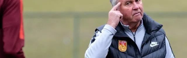  美因茨攻防两端严重失衡，主教练面临下课危机考验  