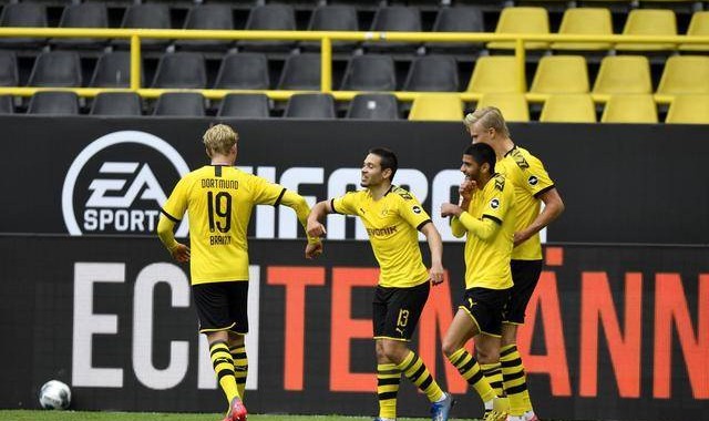  沃尔夫斯堡边路传中精准，双翼齐飞横扫副班长