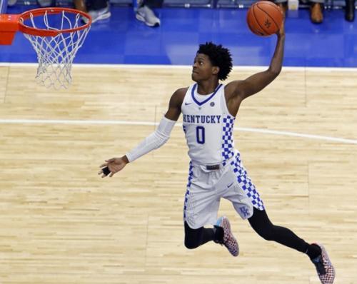 1xbet- 国王福克斯签顶薪续约，锁定未来核心  